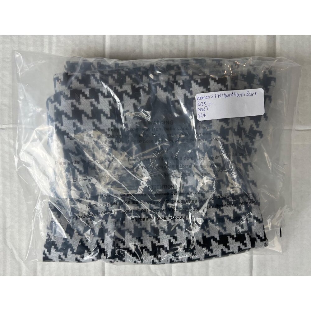 Houndstooth Mini Skirt - Picture 11 of 11